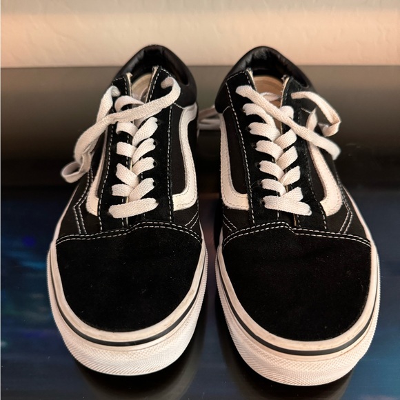Vans Shoes - Women’s vans sz 7